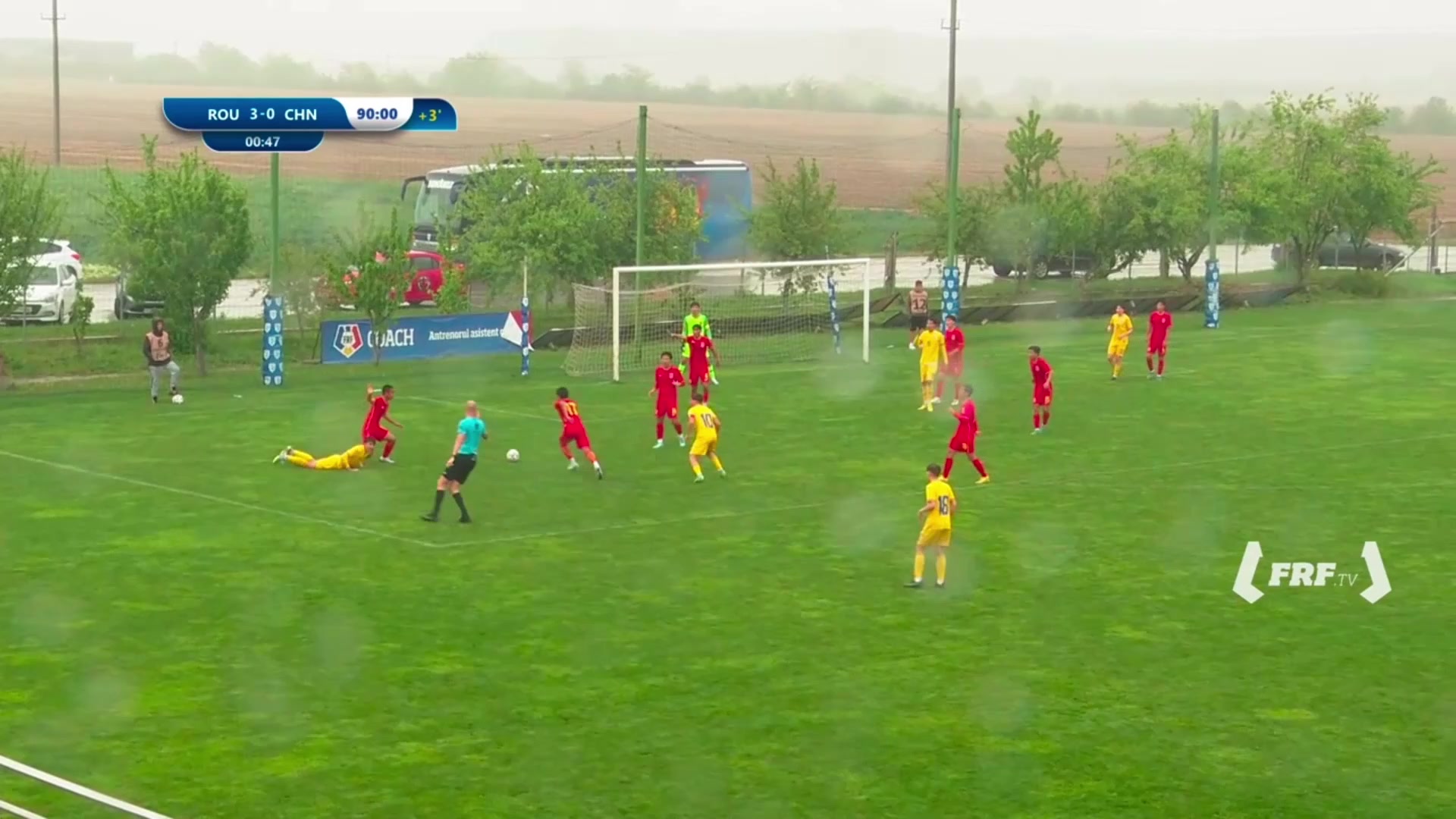  U16国足被打花！禁区内送点，罗马尼亚球员点射破门4球领先